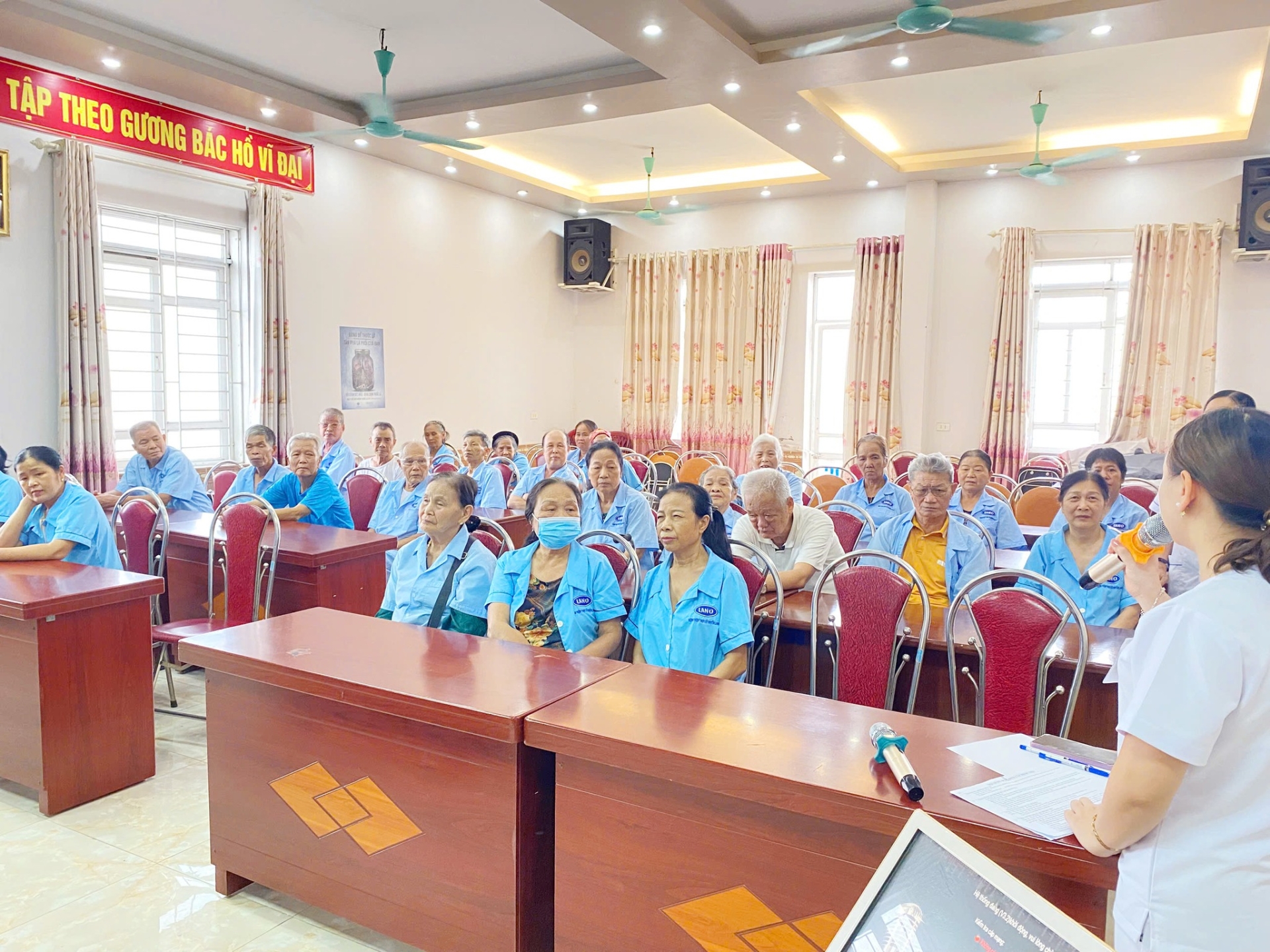 HỌP HỘI ĐỒNG NGƯỜI BỆNH CẤP BỆNH VIỆN TẠI BỆNH VIỆN Y HỌC CỔ TRUYỀN LANQ