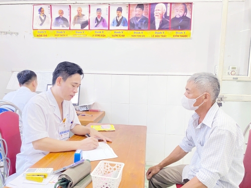 Hoạt động khám bệnh, chữa bệnh tại Bệnh viện Y học cổ truyền LanQ ngày 11/8/2025