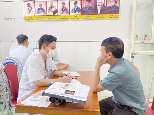 Hoạt động khám bệnh, chữa bệnh tại Bệnh viện Y học cổ truyền LanQ ngày 12/8/2025