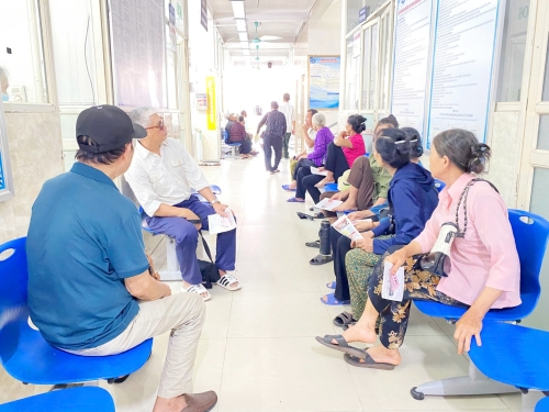 Hoạt động khám bệnh, chữa bệnh tại Bệnh viện Y học cổ truyền LanQ ngày 4/8/2025