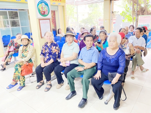 Hoạt động khám bệnh, chữa bệnh tại Bệnh viện Y học cổ truyền LanQ ngày 5/8/2025